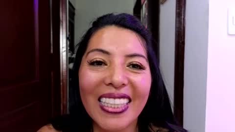 Snapshot of katia_collins chatting on 09/08/25, 04:50 Katia collins online show from 09/08/25, 04:50