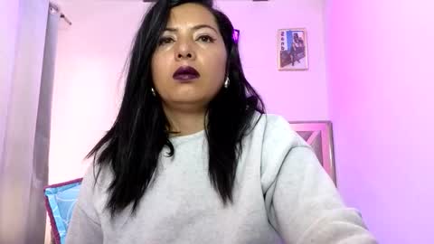 Snapshot of katia_collins chatting on 10/05/25, 05:11 Katia collins online show from 10/05/25, 05:11