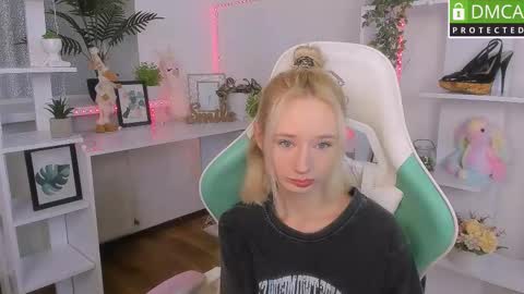 Katia  online show from 10/23/25, 05:51