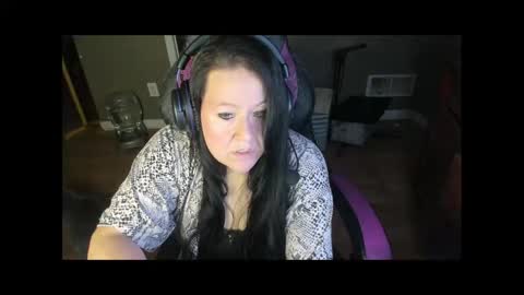 Katie online show from 02/04/25, 01:56