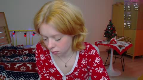 Snapshot of katie_deville chatting on 12/19/24, 05:18 Katie Deville online show from 12/19/24, 05:18