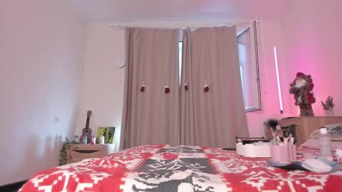 Kate online show from 12/31/24, 07:53