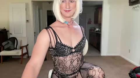 Snapshot of katiebabykitty chatting on 04/24/26, 01:57 katiebabykitty online show from 04/24/26, 01:57