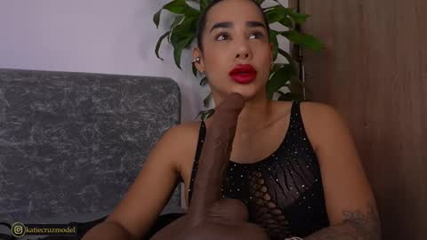 Snapshot of katiecruz_ chatting on 01/18/26, 10:41 Katie online show from 01/18/26, 10:41