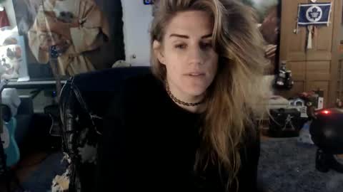 Katie online show from 11/21/25, 06:23