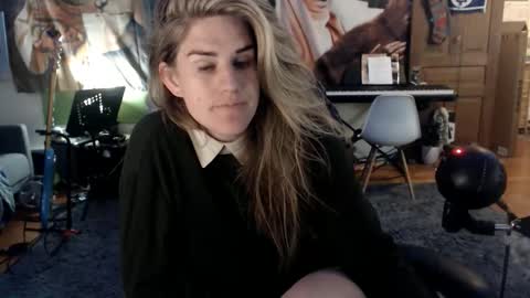 Katie online show from 06/10/26, 05:28