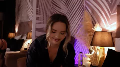 KatJolie online show from 10/23/25, 07:45