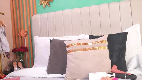 Snapshot of katlyn_martins chatting on 11/01/25, 06:21 K A T L Y N online show from 11/01/25, 06:21