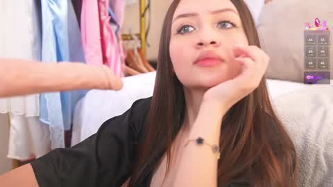 Snapshot of katlyn_martins chatting on 11/27/25, 07:05 K A T L Y N online show from 11/27/25, 07:05