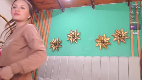 Snapshot of katlyn_martins chatting on 12/16/25, 07:30 K A T L Y N online show from 12/16/25, 07:30