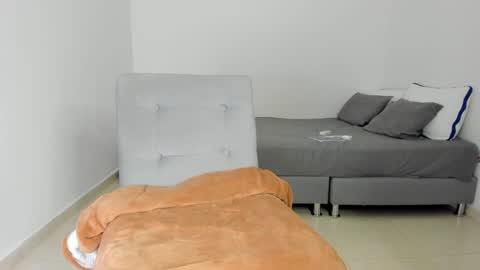 Follow me on instagram and twitter as correaktnees online show from 01/07/25, 10:01