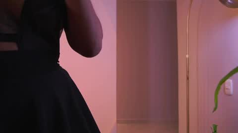 Follow me on instagram and twitter as correaktnees online show from 04/06/26, 06:58