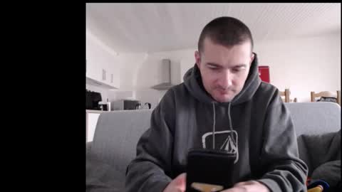 Snapshot of katsufr chatting on 03/10/25, 10:37 demyx online show from 03/10/25, 10:37