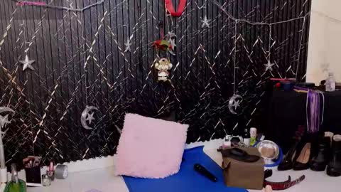 Katt  online show from 12/04/25, 07:33