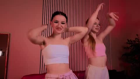 katt_yy online show from 02/09/25, 11:47