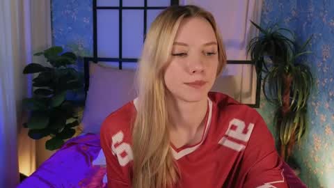katt_yy online show from 04/07/26, 05:08