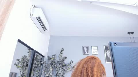 Katerine online show from 01/12/25, 04:40