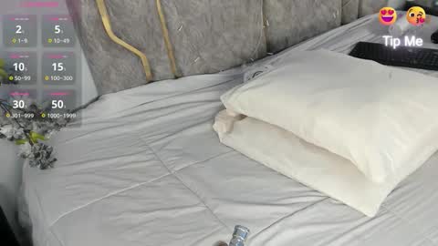 Katerine online show from 11/19/25, 03:39