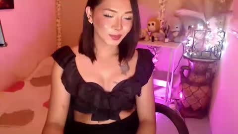 Snapshot of kattiecurrent chatting on 10/14/25, 11:27 Saisy online show from 10/14/25, 11:27