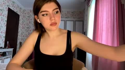 Snapshot of kattiemichelson chatting on 06/01/26, 11:01 Molly online show from 06/01/26, 11:01