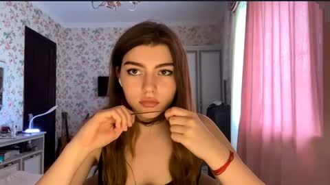 Snapshot of kattiemichelson chatting on 06/21/26, 01:13 Molly online show from 06/21/26, 01:13