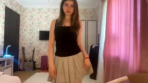 Snapshot of kattiemichelson chatting on 06/23/26, 12:25 Molly online show from 06/23/26, 12:25
