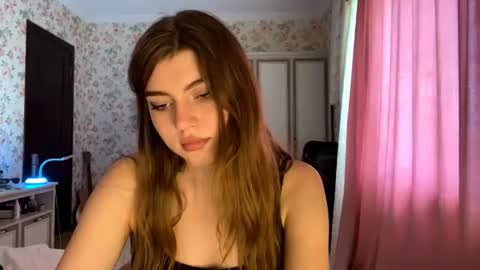 Snapshot of kattiemichelson chatting on 06/29/26, 12:16 Molly online show from 06/29/26, 12:16