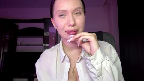 Snapshot of kattiephenes chatting on 06/03/26, 08:03 Elizabeth online show from 06/03/26, 08:03