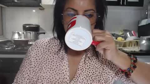 KattleyaGrey online show from 11/22/25, 08:08