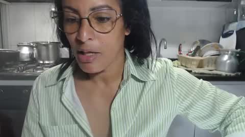 KattleyaGrey online show from 11/23/25, 12:05