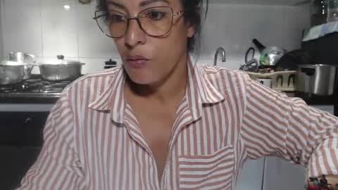 KattleyaGrey online show from 11/24/25, 09:47