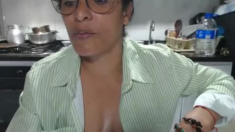 KattleyaGrey online show from 12/18/25, 07:31