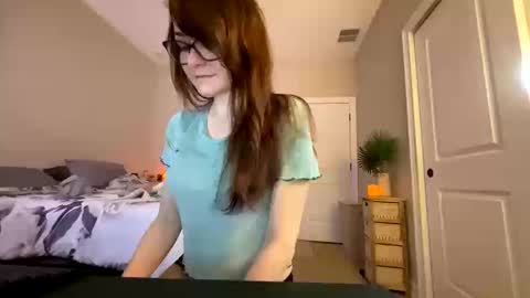 Josie live show Tuesday Wednesday and Thursday online show from 10/15/25, 08:42