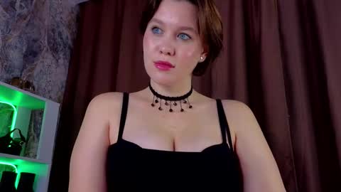 Snapshot of katttymoon_ chatting on 09/11/25, 06:02 Goddess Katy VACATION online show from 09/11/25, 06:02