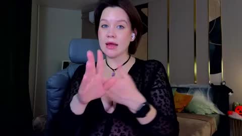 Snapshot of katttymoon_ chatting on 10/26/25, 01:11 Goddess Katy VACATION online show from 10/26/25, 01:11