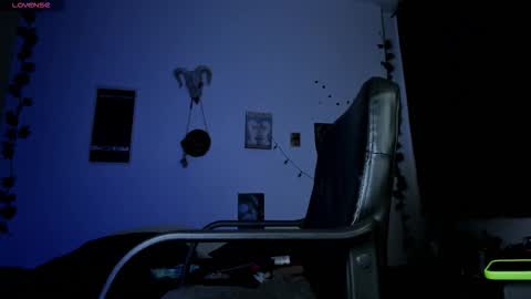 kattx   independent model online show from 11/27/25, 05:42