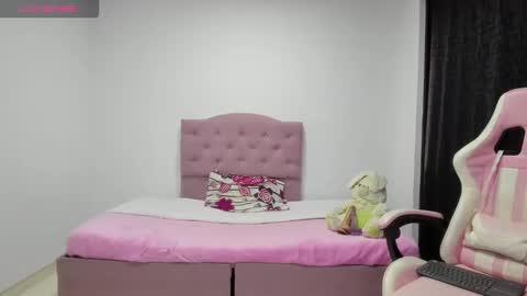 Katty online show from 11/12/25, 12:22