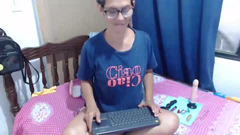 Snapshot of kattydirty144 chatting on 09/14/25, 07:35 angel online show from 09/14/25, 07:35