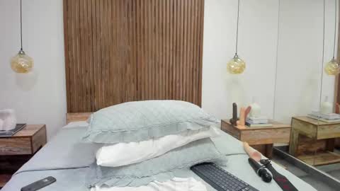 Snapshot of katuff chatting on 09/14/25, 02:44 katuff online show from 09/14/25, 02:44