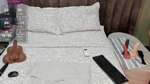 Snapshot of katuff chatting on 10/27/25, 03:10 katuff online show from 10/27/25, 03:10