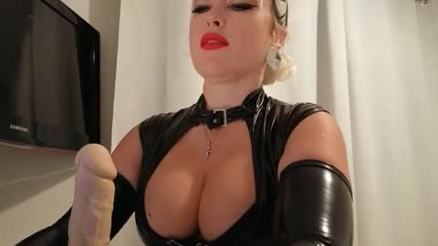 KatuhaX online show from 10/12/25, 11:04