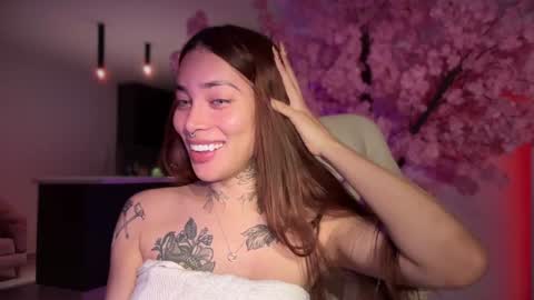 Emily online show from 02/01/25, 01:02