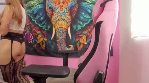 katy simpsons online show from 11/25/25, 08:42