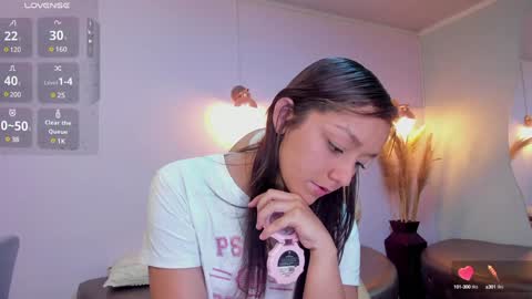 Snapshot of katy_sweet19 chatting on 01/10/25, 10:25 Katy online show from 01/10/25, 10:25