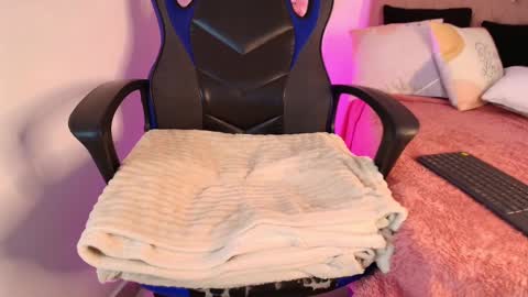 Katy Van online show from 03/10/25, 06:05