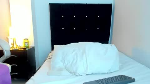 KATYAJHONSS online show from 04/17/26, 12:57