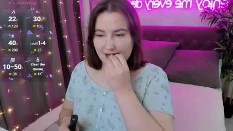 Snapshot of katyaneilson chatting on 10/18/25, 05:21 Kate online show from 10/18/25, 05:21