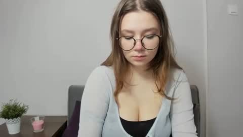 Katy online show from 11/06/25, 04:19