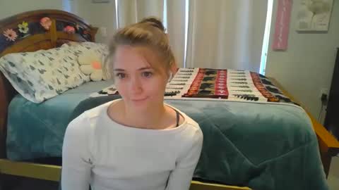 Snapshot of katynowhere chatting on 02/11/25, 08:42 Katy online show from 02/11/25, 08:42