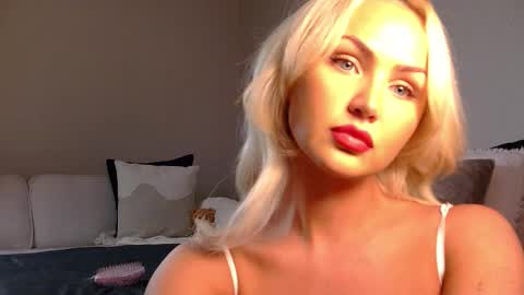 Snapshot of katyshuttt chatting on 10/24/25, 05:09 Katy online show from 10/24/25, 05:09